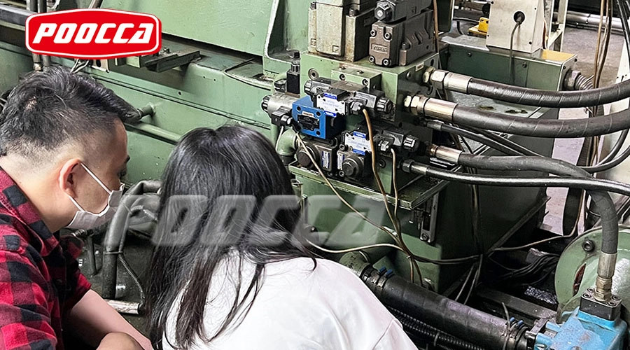 How Can You Properly Adjust the Flow on a Hydraulic Valve?-